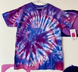 Playful Tee 29 in Youth size M