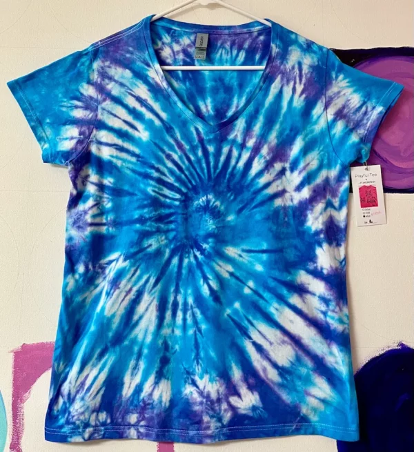 Playful V-Neck Tee 59 in Womens size L