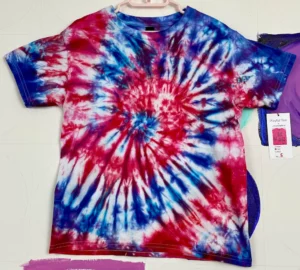 Playful Tee 117 in Youth size S