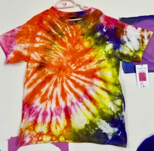 Playful Tee 121 in Youth size M