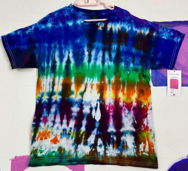 Playful Tee 127 in Youth size M