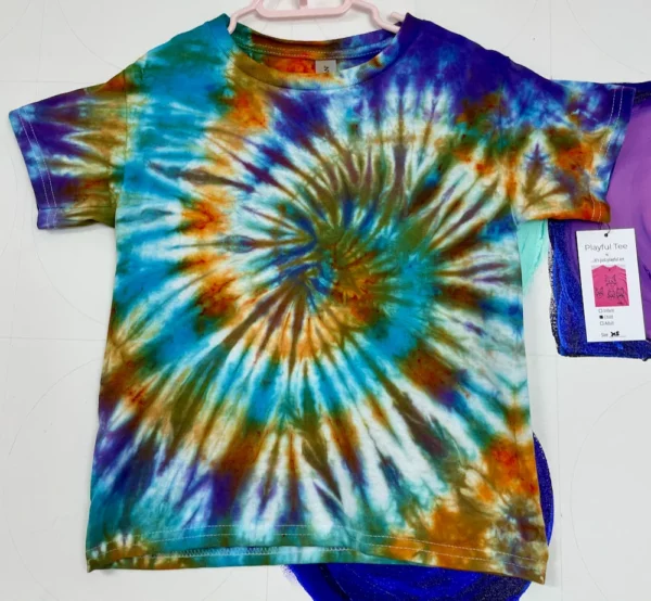 Playful Tee 189 in Youth size XS