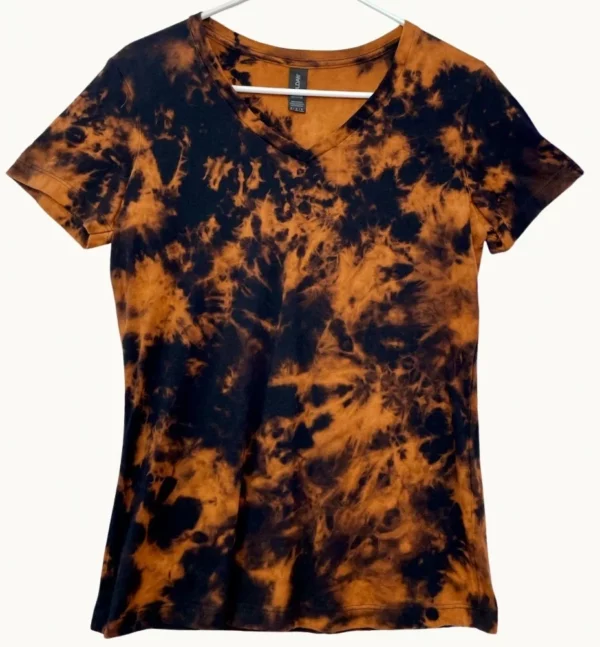Playful V-Neck Tee 391 in Womens size M