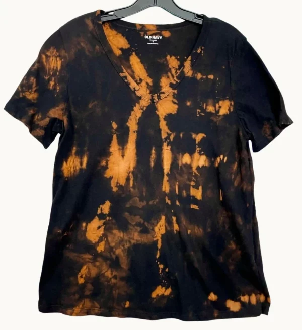 Playful V-Neck Tee 416 in Womens size M