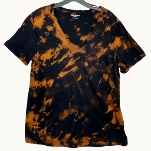 Playful V-Neck Tee 418 in Womens size M
