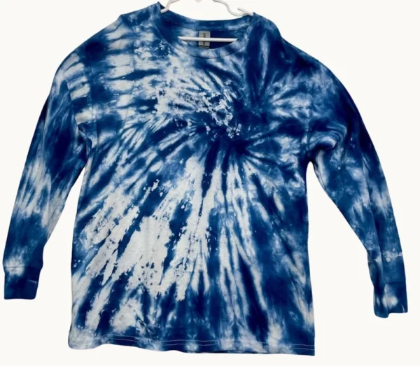 Playful Tee 456 in Youth size M